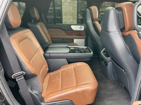 Used 2023 Lincoln Navigator Reserve AWD/4WD image 29