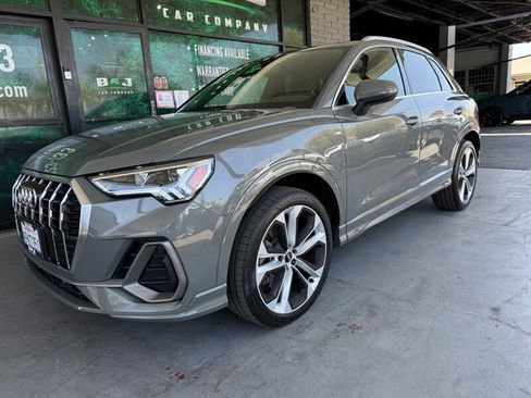 Used 2019 Audi Q3 2.0T Premium Plus w/ Premium Plus Package AWD/4WD image 1