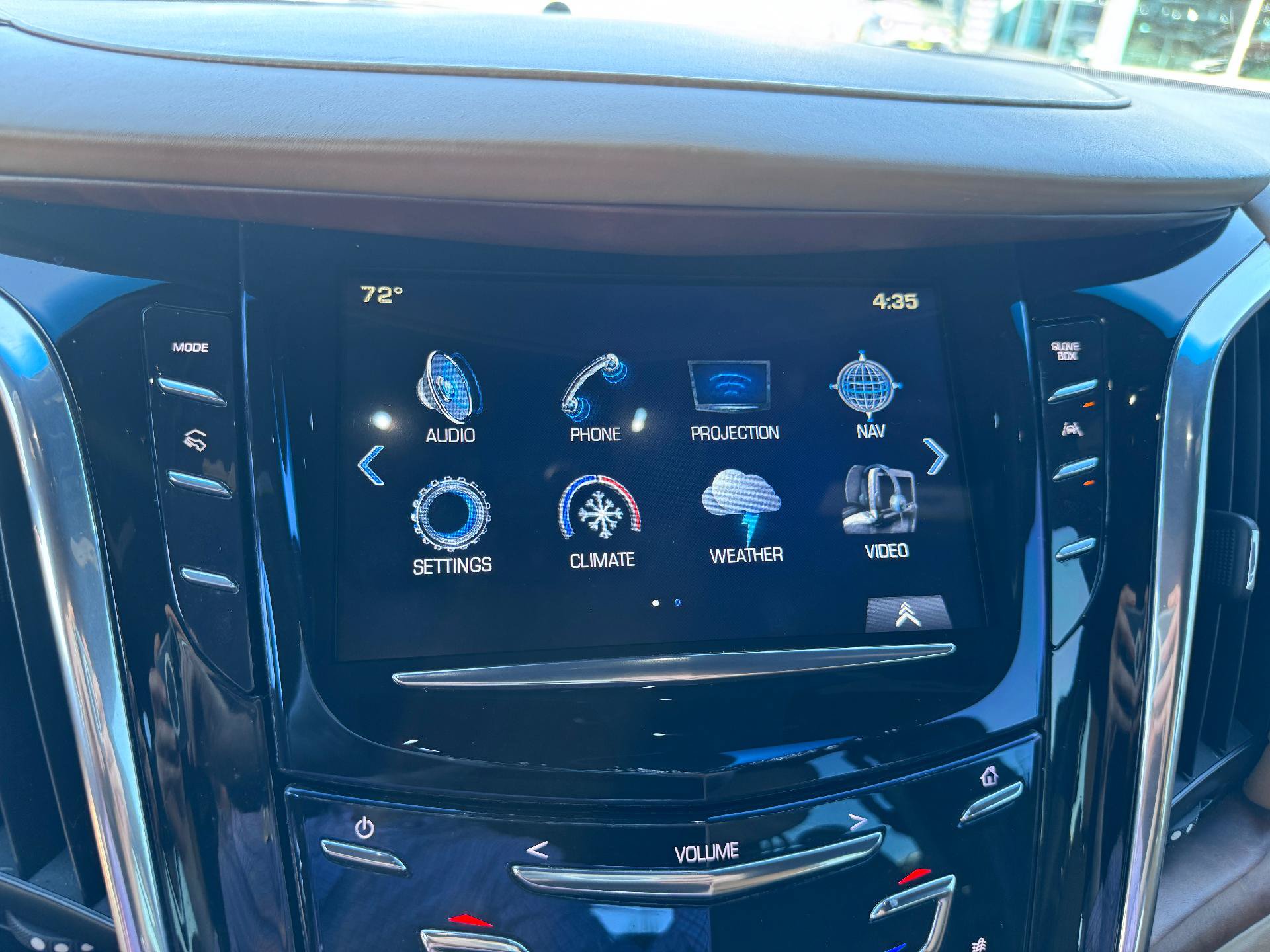 Used 2017 Cadillac Escalade Platinum AWD/4WD image 36
