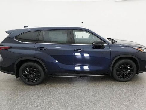 New 2026 Toyota Highlander Limited AWD/4WD image 14