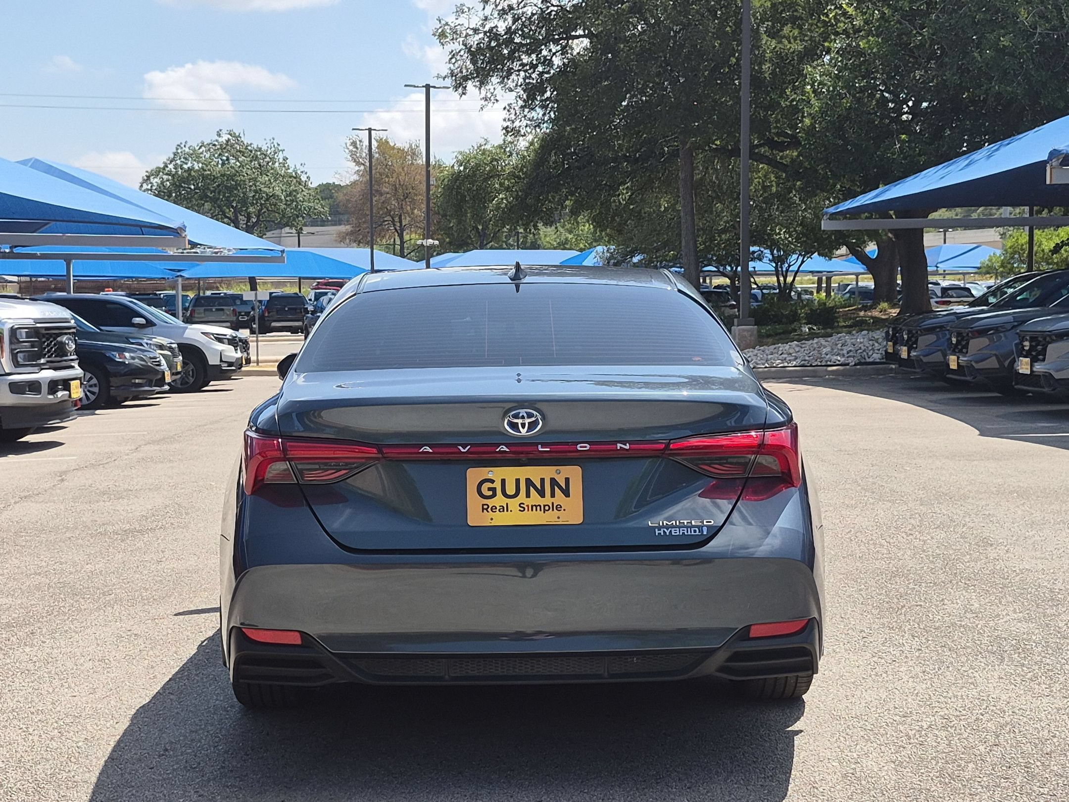Used 2021 Toyota Avalon Limited FWD image 4