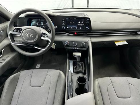 New 2026 Hyundai Elantra SE image 20