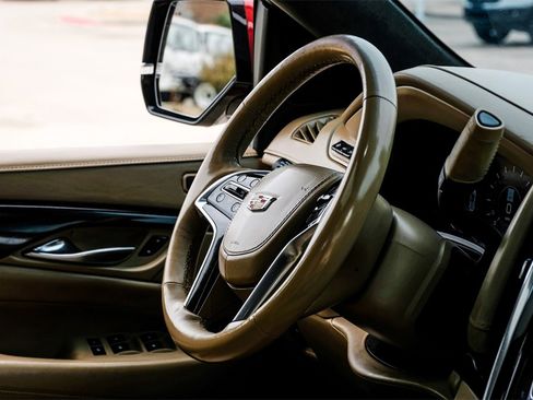 Used 2019 Cadillac Escalade Platinum image 12