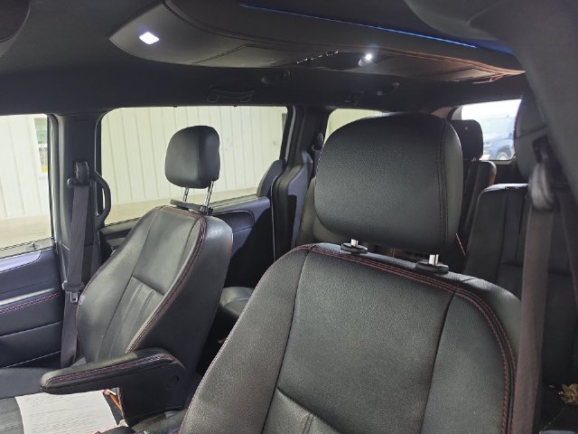 Used 2019 Dodge Grand Caravan GT FWD image 16
