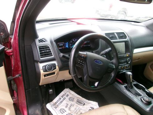 Used 2016 Ford Explorer XLT w/ Equipment Group 202A AWD/4WD image 3