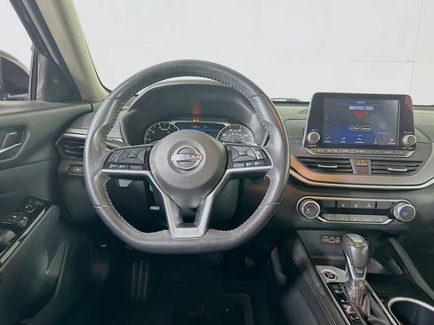 Used 2024 Nissan Altima 2.5 SR image 17