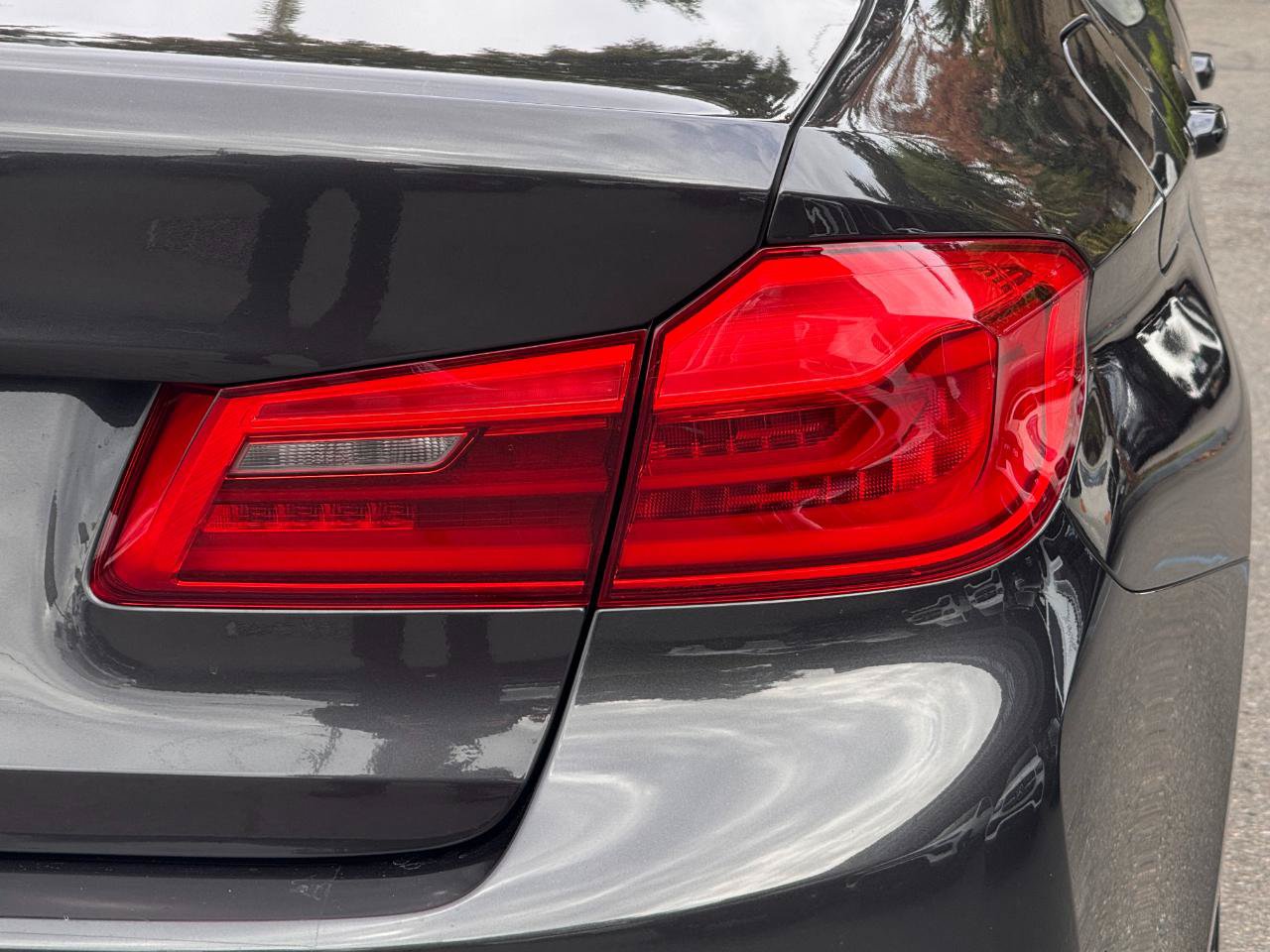 Used 2020 BMW 530i w/ M Sport Package RWD image 10