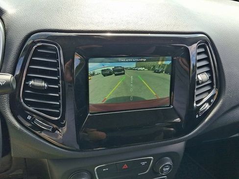 Used 2020 Jeep Compass Latitude AWD/4WD image 19