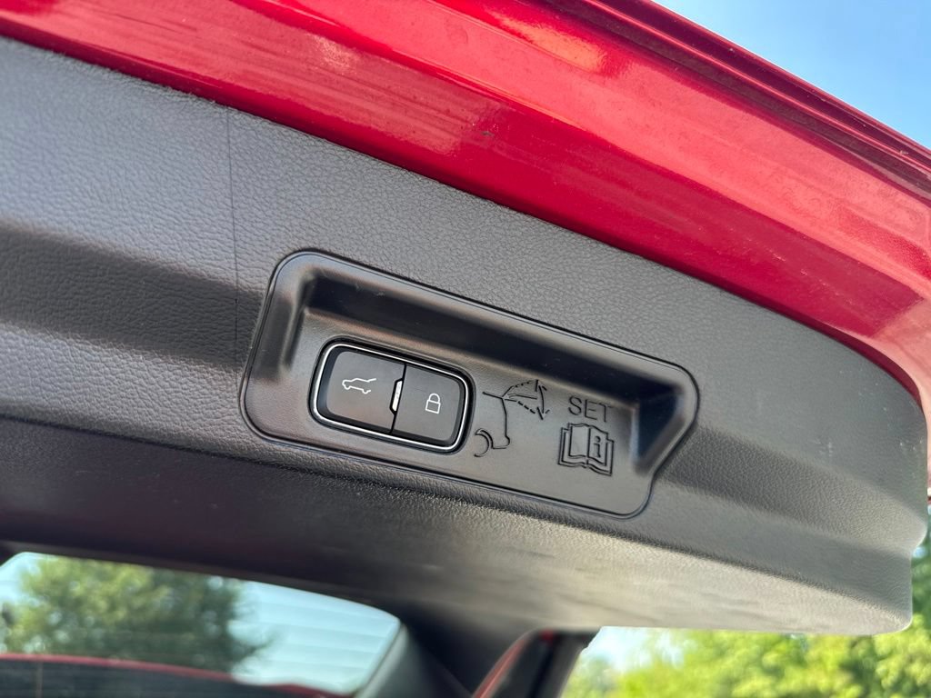 Used 2021 Ford Explorer XLT w/ Equipment Group 202A AWD/4WD image 35