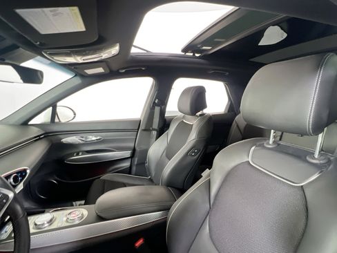 Used 2024 Genesis GV70 3.5T Sport image 21