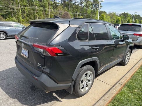 Used 2021 Toyota RAV4 LE w/ Carpet Mat Package (TMS) image 7