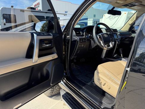 Used 2016 Toyota 4Runner Limited AWD/4WD image 17
