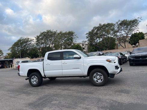 Used 2019 Toyota Tacoma SR5 image 4