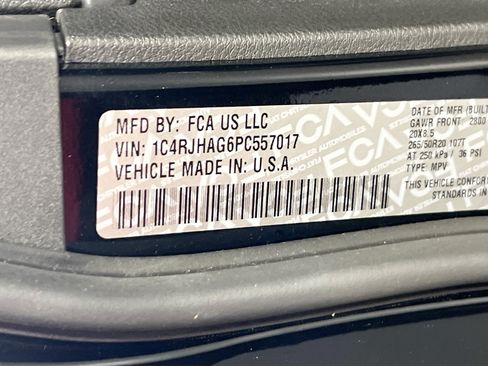 Used 2023 Jeep Grand Cherokee Altitude AWD/4WD image 31