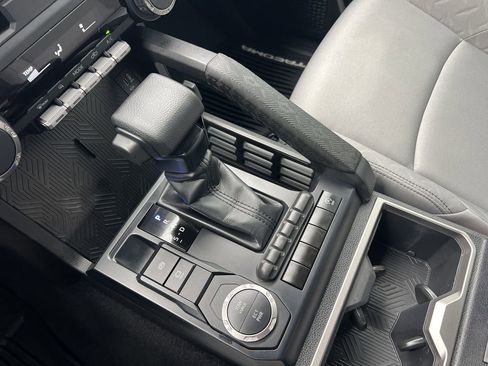 Used 2025 Toyota Tacoma SR5 image 7