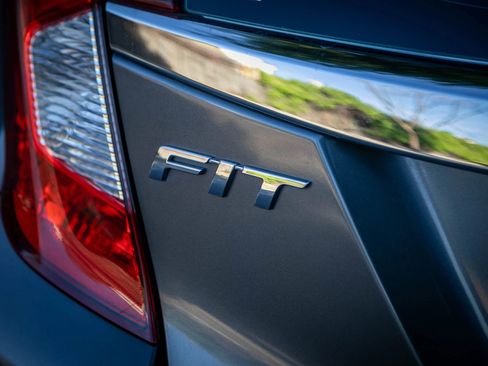 Used 2015 Honda Fit EX image 16