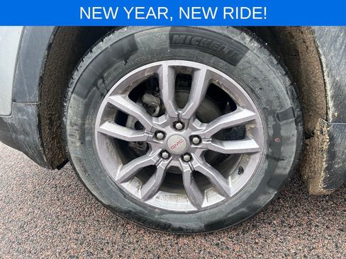 Used 2024 GMC Terrain SLT image 21