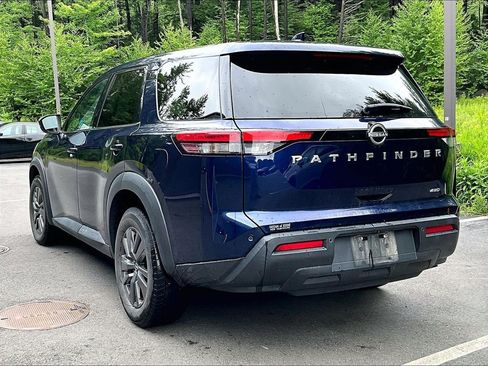Used 2022 Nissan Pathfinder S AWD/4WD image 6