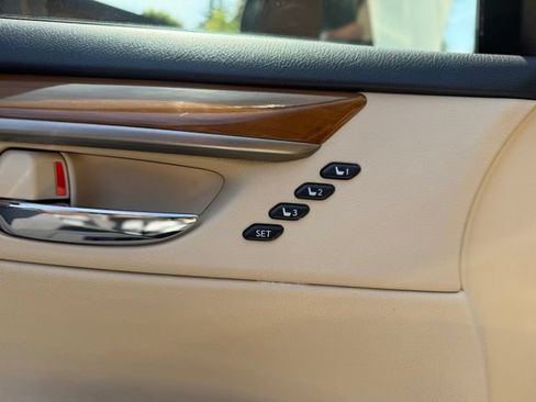 Used 2013 Lexus ES 300h w/ Luxury Pkg FWD image 14