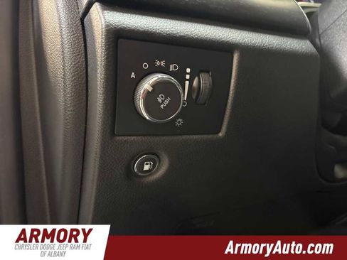 Used 2018 Jeep Grand Cherokee Laredo image 10