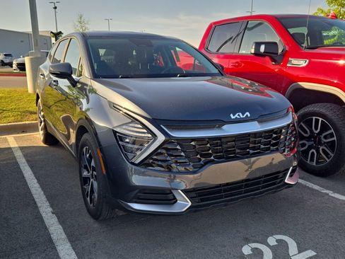 Used 2024 Kia Sportage EX image 4