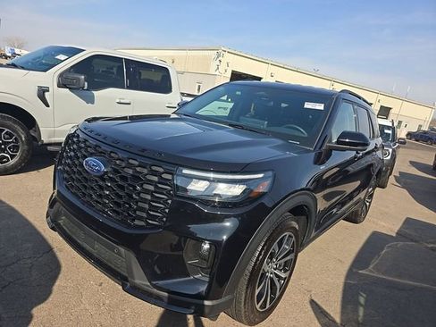 Used 2025 Ford Explorer ST-Line AWD/4WD image 1