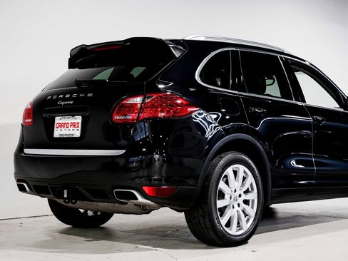 Used 2013 Porsche Cayenne Diesel AWD/4WD image 42