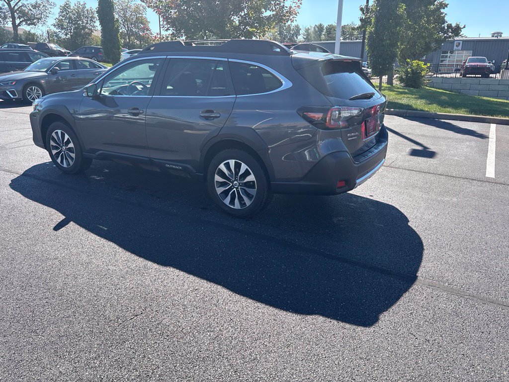 Used 2023 Subaru Outback Limited XT AWD/4WD image 6