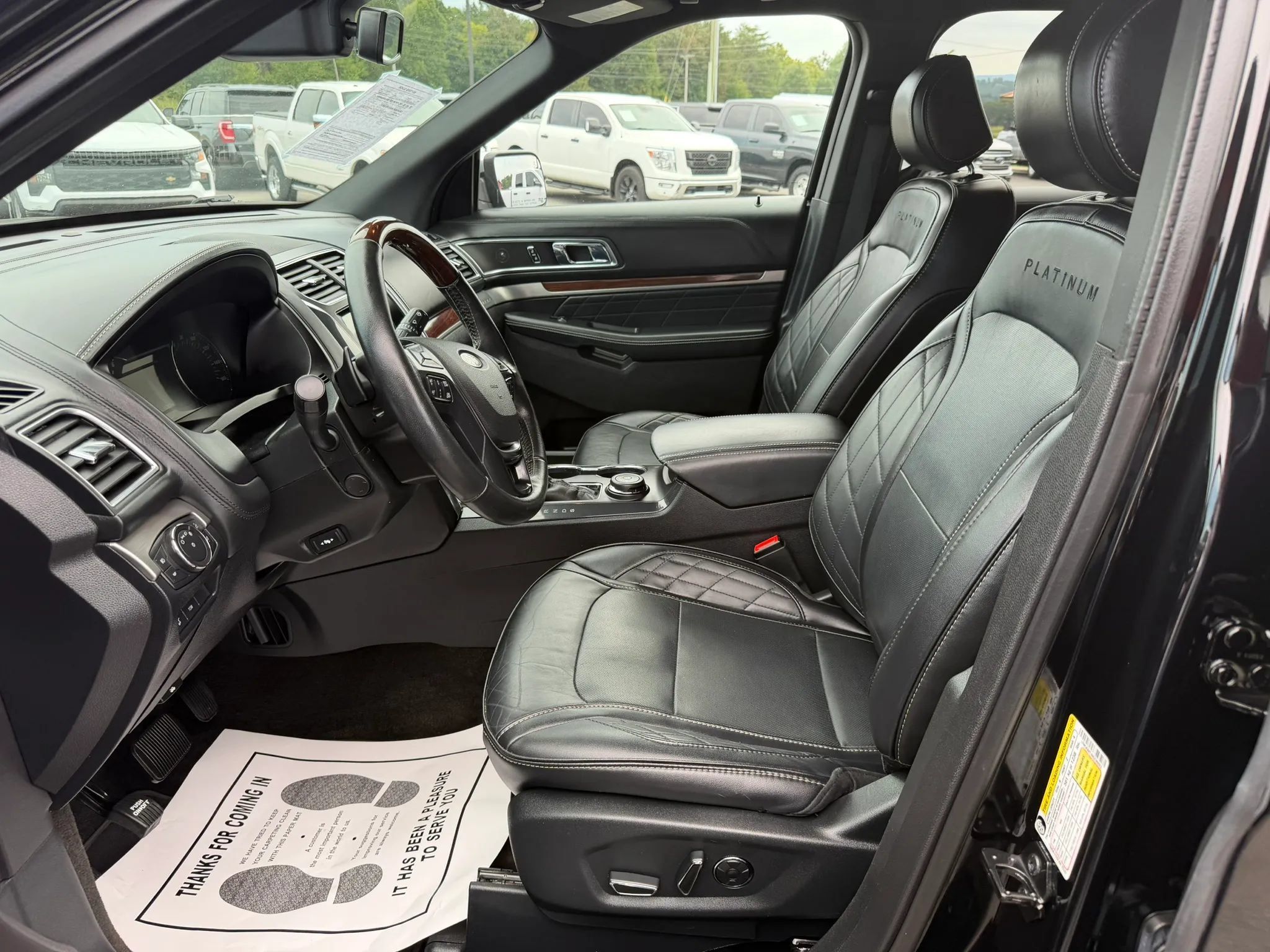 Used 2017 Ford Explorer Platinum AWD/4WD image 5