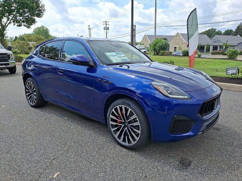 Used 2025 Maserati Grecale Modena AWD/4WD image 2