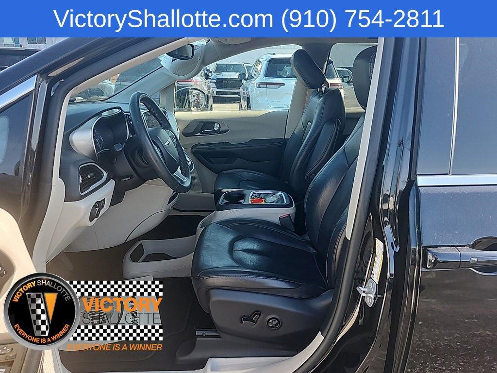 Certified 2022 Chrysler Pacifica Touring-L FWD image 18