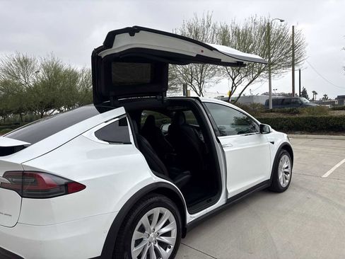 Used 2020 Tesla Model X Long Range AWD/4WD image 16