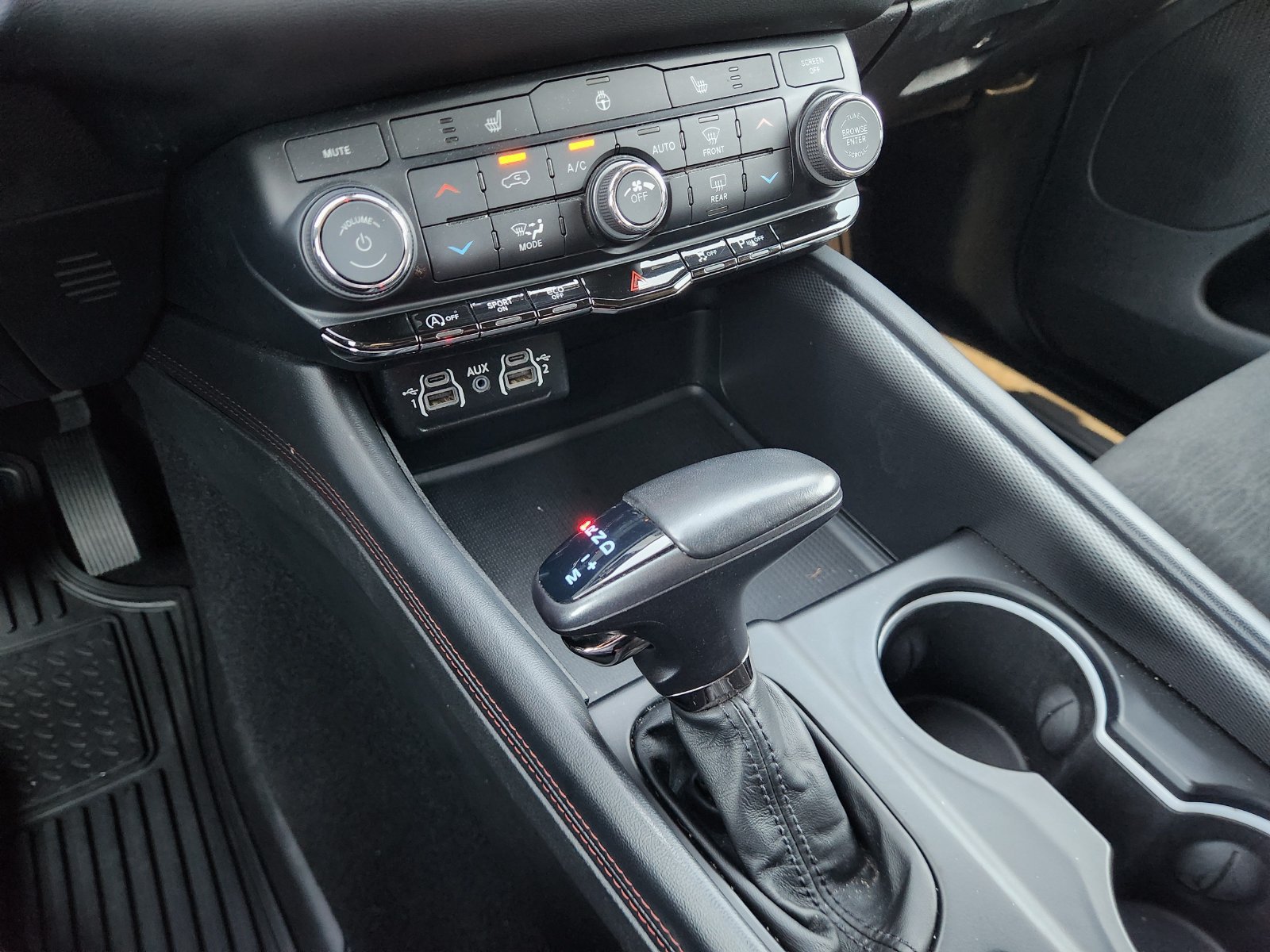 Used 2025 Dodge Durango GT RWD image 24