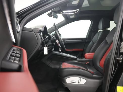 Used 2020 Porsche Macan AWD/4WD image 21