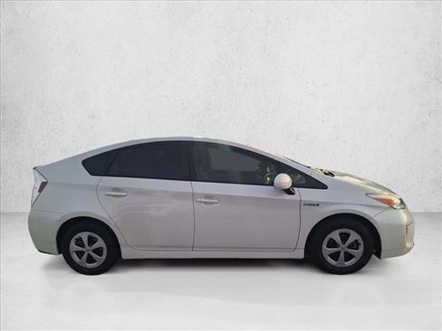 Used 2015 Toyota Prius Three image 4
