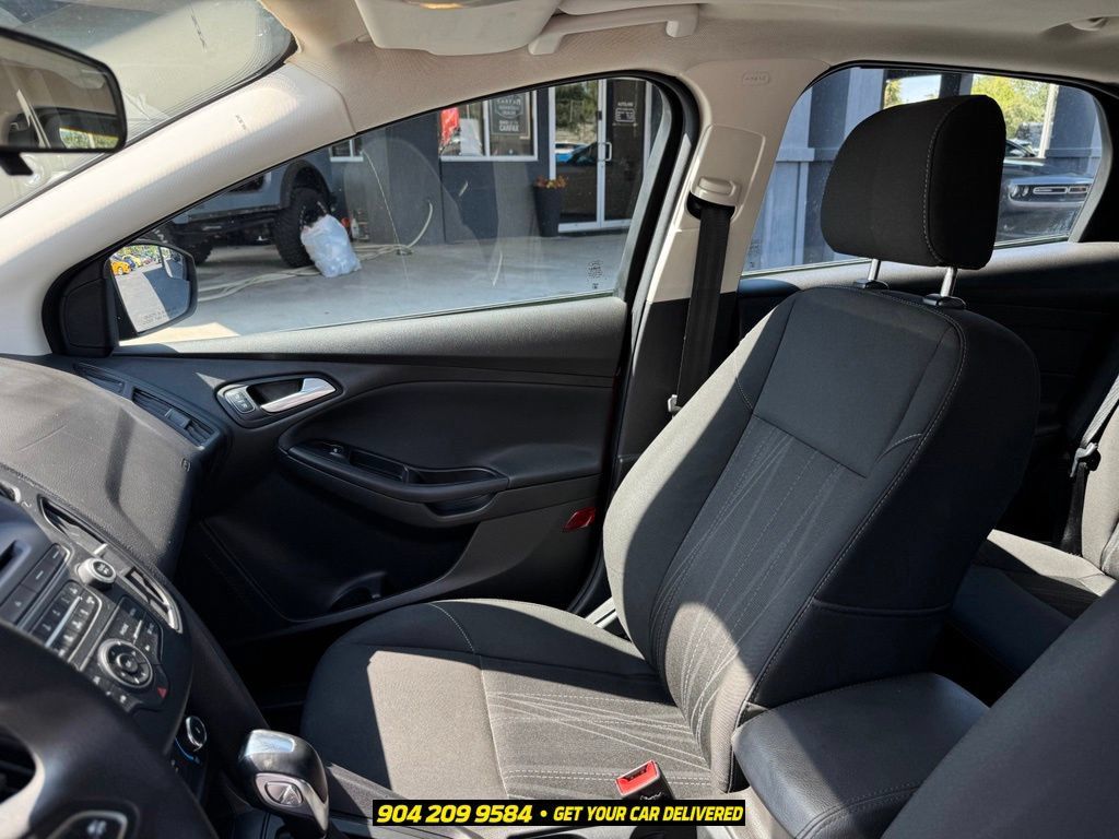 Used 2015 Ford Focus SE w/ Reverse Sensing Package FWD image 23
