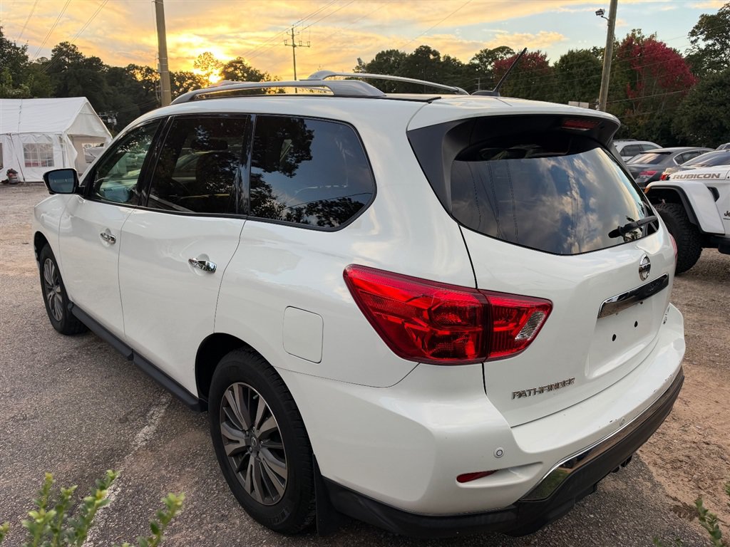 Used 2017 Nissan Pathfinder SL w/ SL Premium Package AWD/4WD image 5