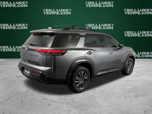 Used 2024 Nissan Pathfinder SV w/ Black Appearance Package image 8