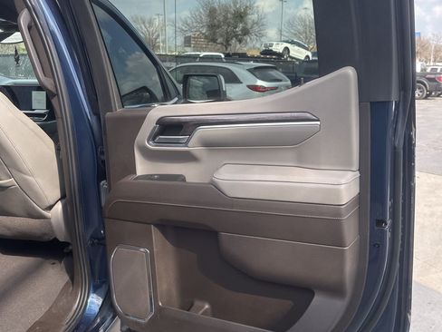 Used 2022 Chevrolet Silverado 1500 LTZ w/ LTZ Convenience Package II image 18