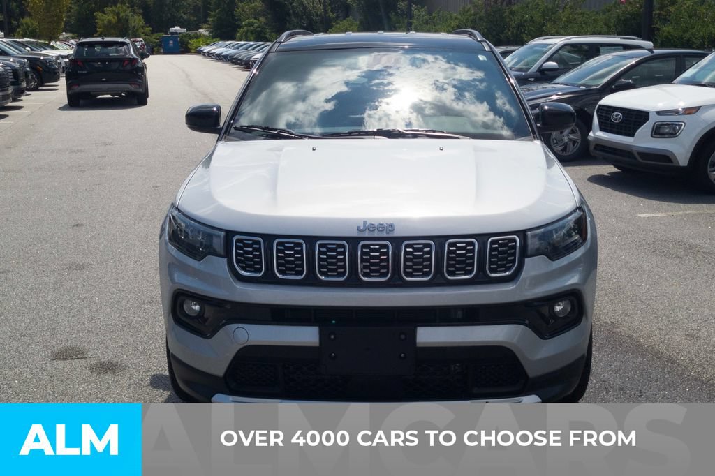 Used 2025 Jeep Compass Limited AWD/4WD image 2