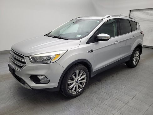 Used 2017 Ford Escape Titanium image 2