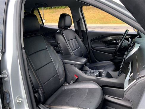 Used 2021 GMC Terrain SLT w/ Elevation Edition FWD image 7