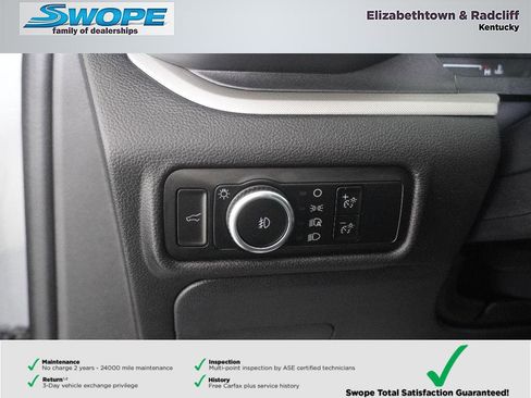 Used 2024 Ford Explorer XLT w/ Equipment Group 202A image 16