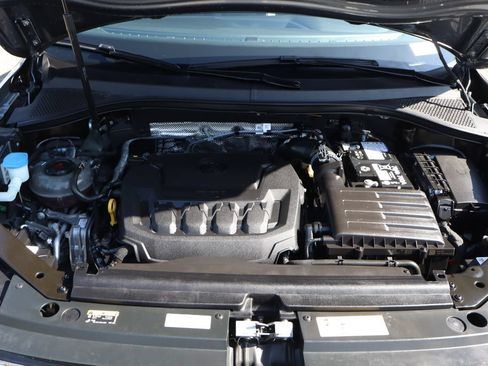 Used 2024 Volkswagen Tiguan SE R-Line FWD image 11