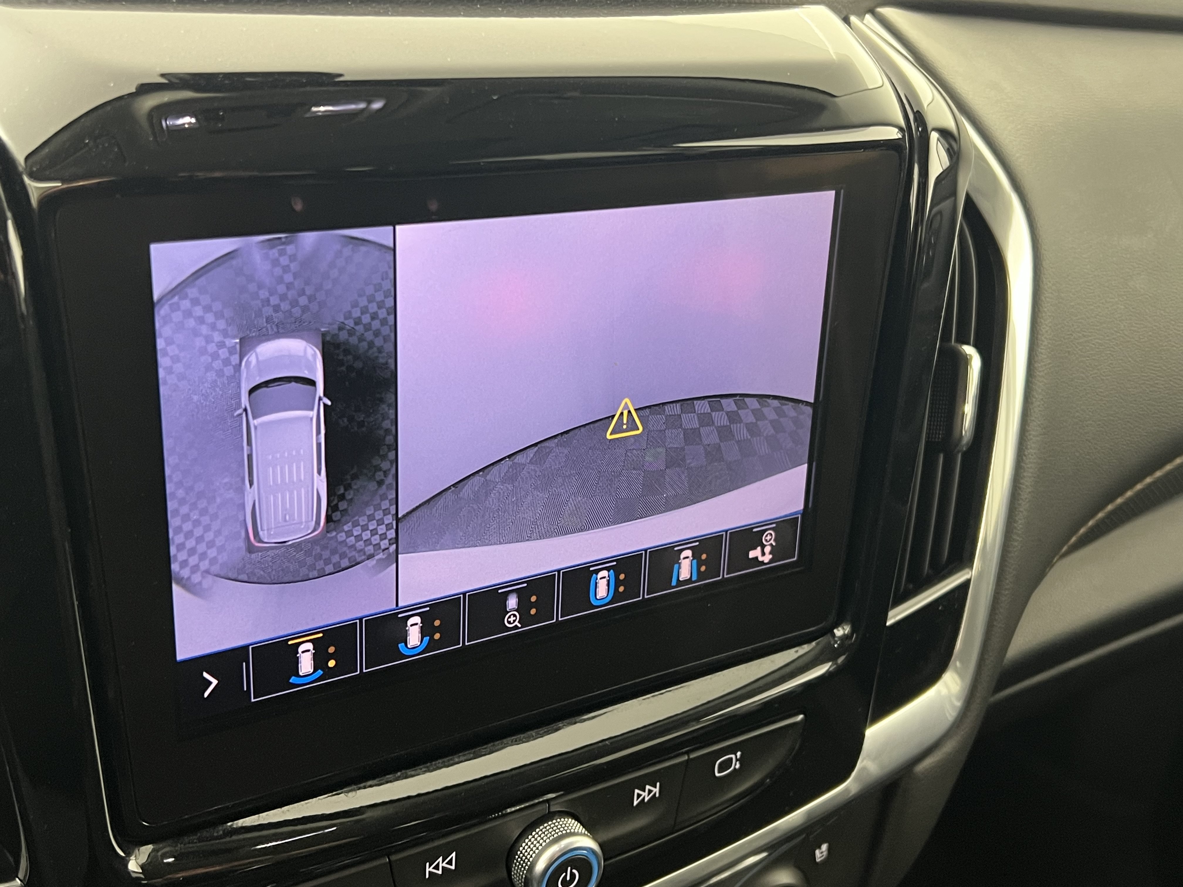 Used 2020 Chevrolet Traverse Premier w/ LPO, Floor Liner Package AWD/4WD image 31