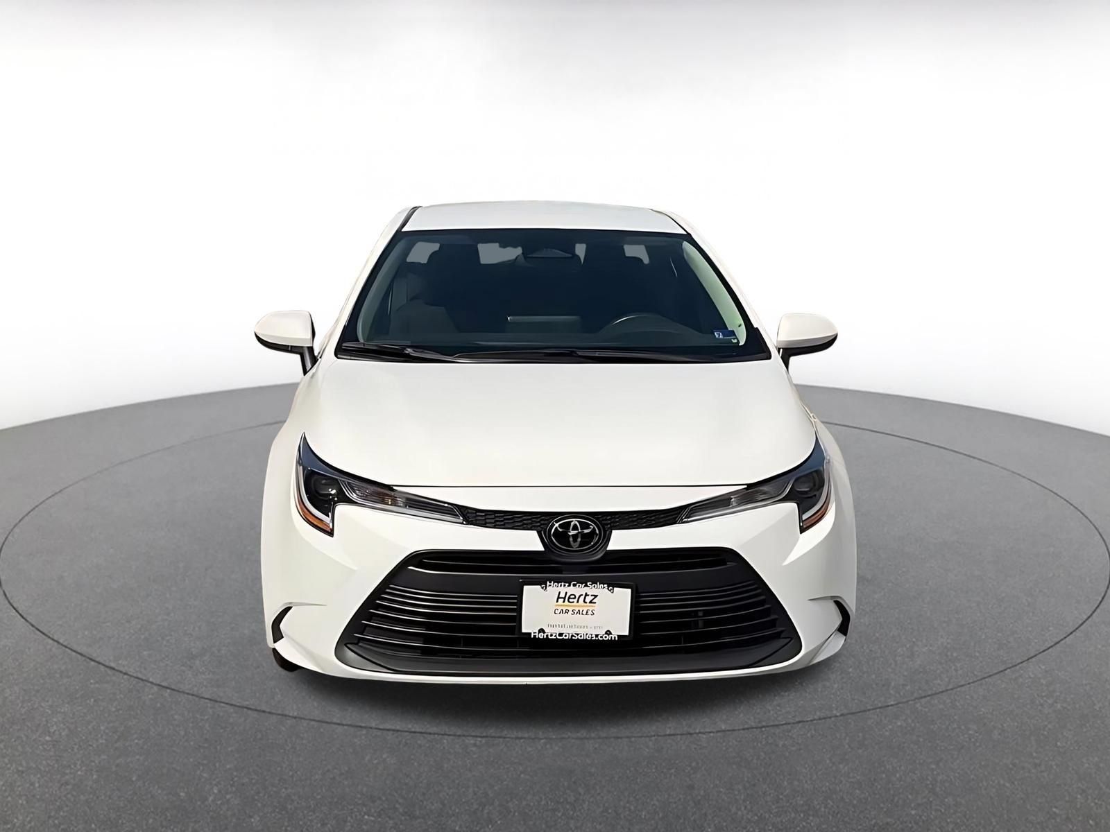 Used 2025 Toyota Corolla LE FWD image 4