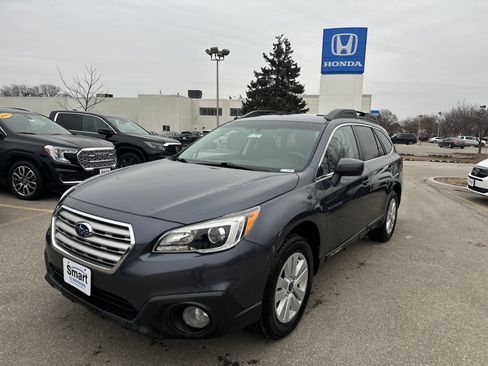 Used 2017 Subaru Outback 2.5i Premium image 2