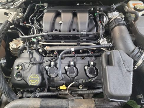 Used 2017 Ford Taurus SEL image 30