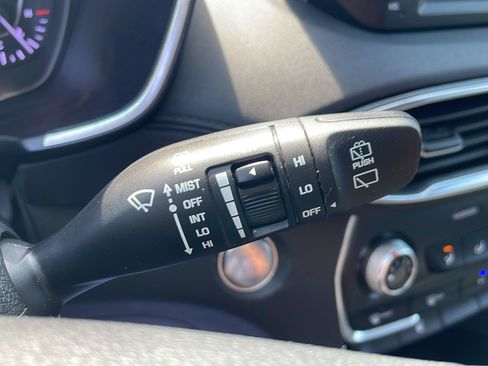 Used 2019 Hyundai Santa Fe SEL AWD/4WD image 18