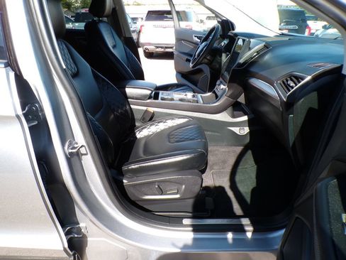 Used 2024 Ford Edge Titanium image 28